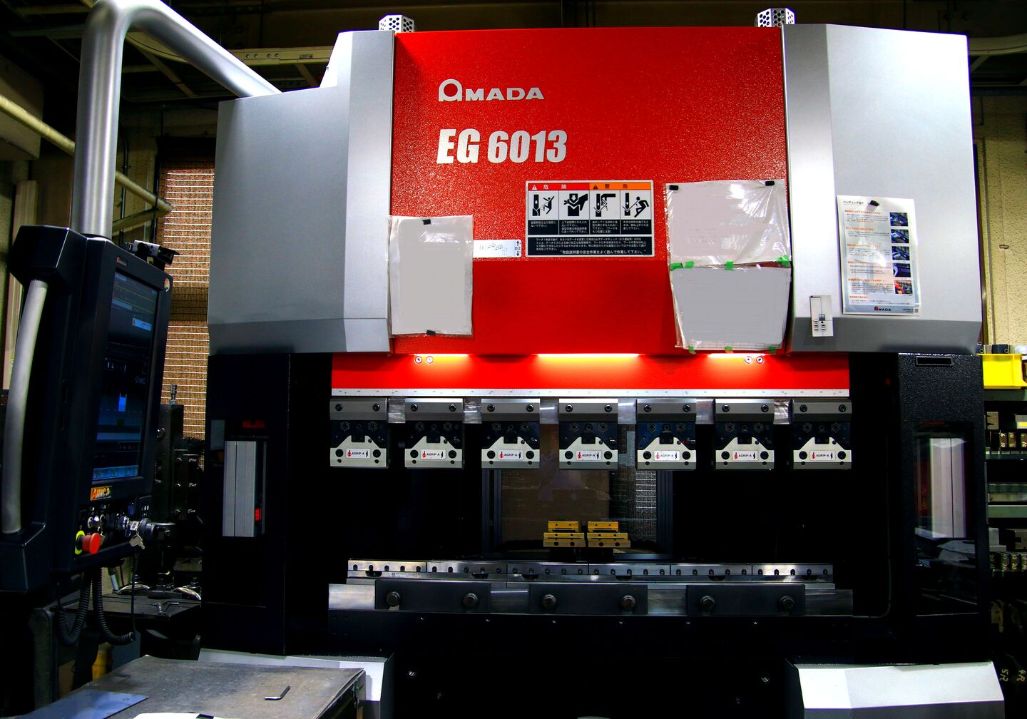 精密板金加工なら神奈川県大和市の深津機器製作所